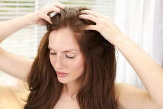 Почему выпадают волосы на голове у женщин