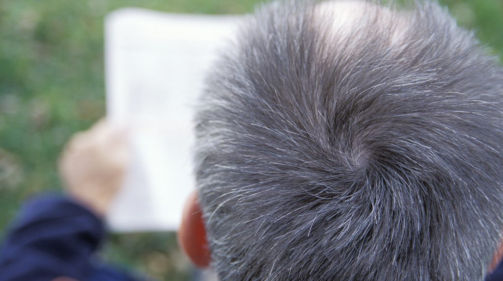 Что означают седые волосы у мужчины