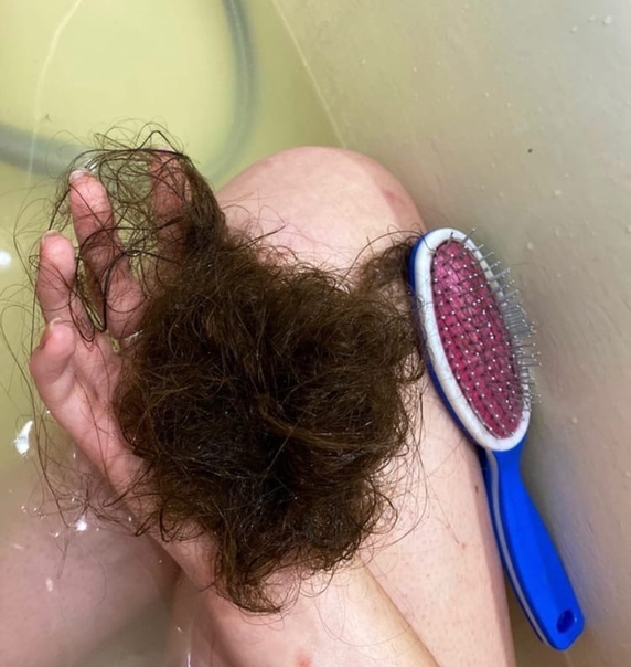 После помою голову волосы торчат